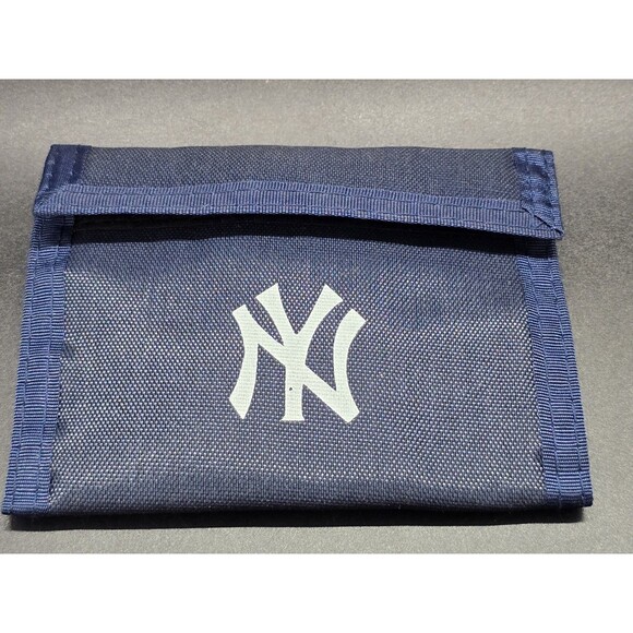 MLB New York Yankees Vintage Blue Wallet Nylon Bifold Wallet Rite Aid SGA  EUC - Picture 1 of 7